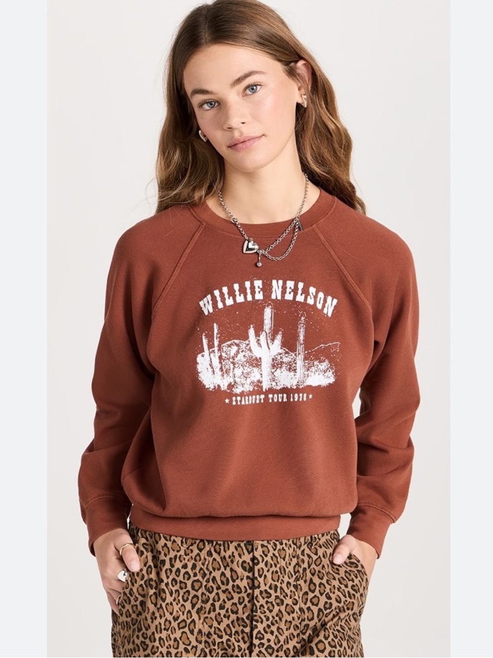 Daydreamer Willie Nelson Graphic Crewneck Sweatshirt - Rust